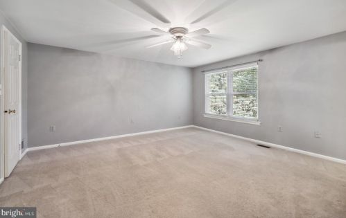 11831 Parliament Dr, Woodbridge VA  22192-1006 exterior