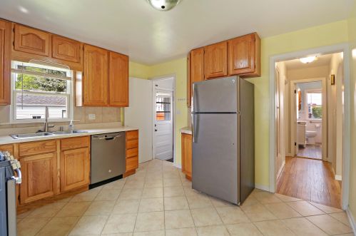 7846 15th Ave, Kenosha WI  53143-5973 exterior