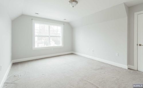 38 Walnut St, Little Falls NJ  07424-1402 exterior