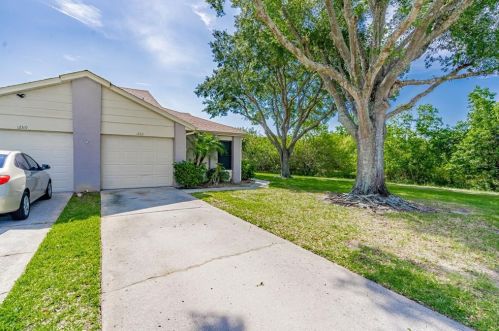 12321 Augusta Woods Ct, Orlando, FL 32824-9033