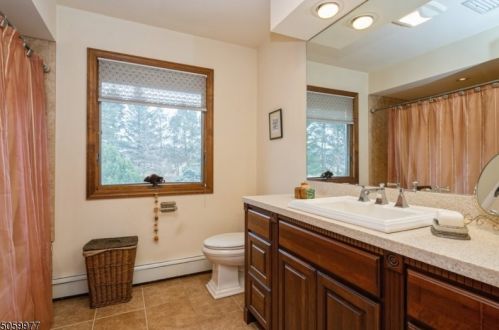 27 Lindbergh Rd, East Amwell Township NJ  08551-1509 exterior