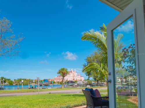 3201 Maritana Dr, Saint Petersburg FL  33706-4036 exterior