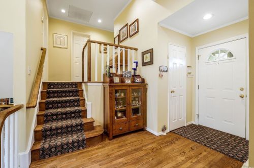 16 Merit Ln, Muttontown, NY 11753-1723