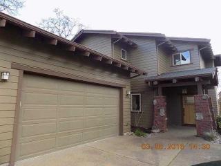 1718 Schoolhouse Ct, Salem OR  97304-3293 exterior