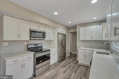 561 Charleston Rd, Willingboro NJ  08046-1768 exterior