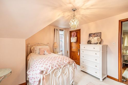 453 Riverview Dr, New Kensington PA  15068-5936 exterior