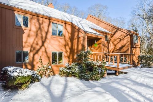 4 Woodrise, Falmouth, MA 02540-2504