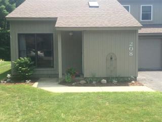 208 Thimbleberry Rd, Ballston Spa, NY 12020-4382