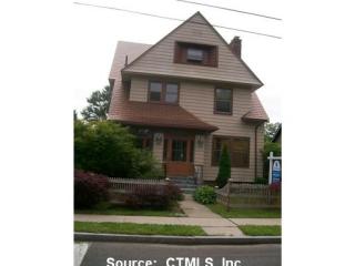 134 Beacon St, Hartford, CT 06111-4755