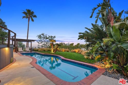 21629 Saddle Peak Rd, Topanga CA  90290-3415 exterior
