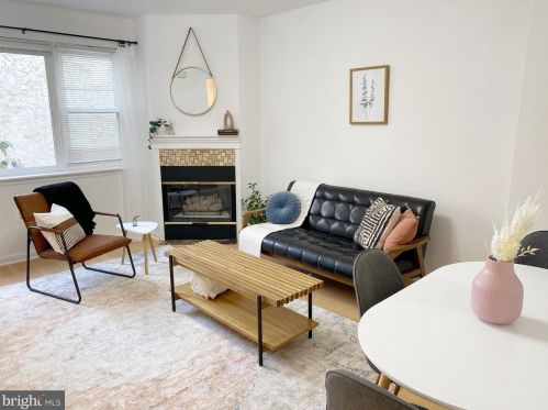 1231 Kater St, Philadelphia PA 19147-1817 exterior