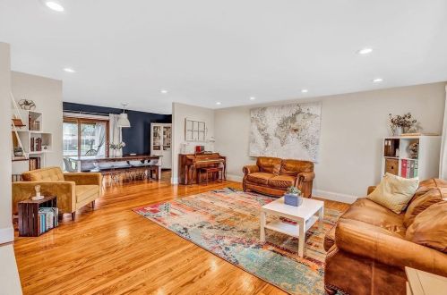 6285 Timothy Ln, Miami, OH 45056-1558
