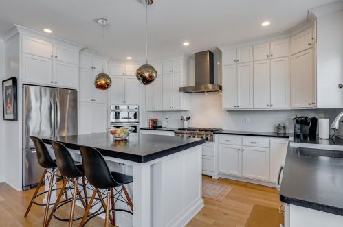 3917 Ewing Ave, Minneapolis MN 55410-1053 exterior