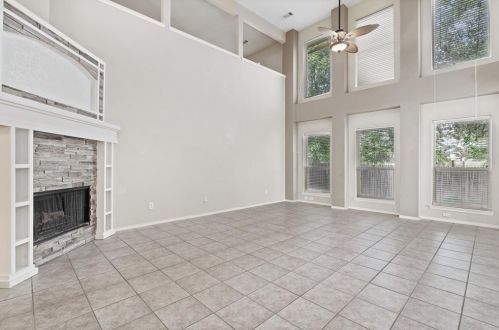 7405 Livingston Dr, Denton, TX 76210-3497