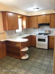 18100 Edinboro Ave, Cleveland OH  44137-3519 exterior