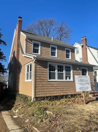 25809 Kensington Pl, Great Neck, NY 11020-1250