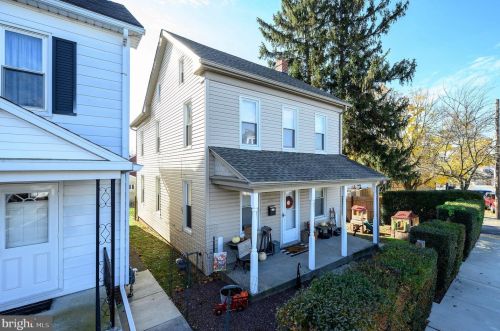 320 4th St, Hanover, PA 17331-2120