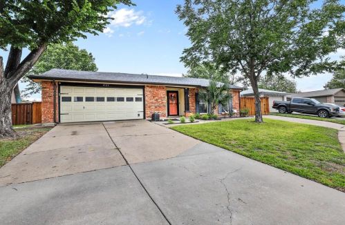 4125 Hawthorn Ln, Fort Worth, TX 76137-1719