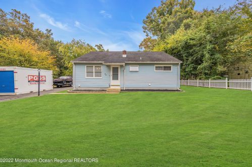 62 Ronald Rd, Lakewood, NJ 08701-6051