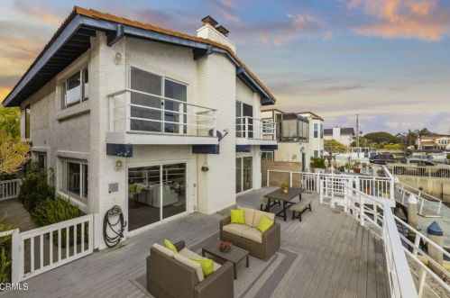 3904 Hemlock St, Oxnard, CA 93035-2933