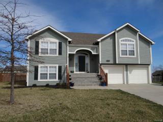 2310 Shenandoah Dr, Leavenworth KS  66048-6535 exterior