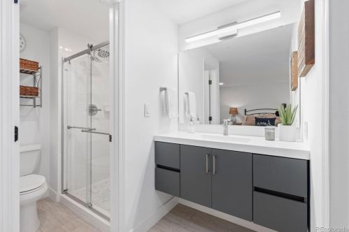 7869 Valentia St, Englewood CO  80112-3301 exterior