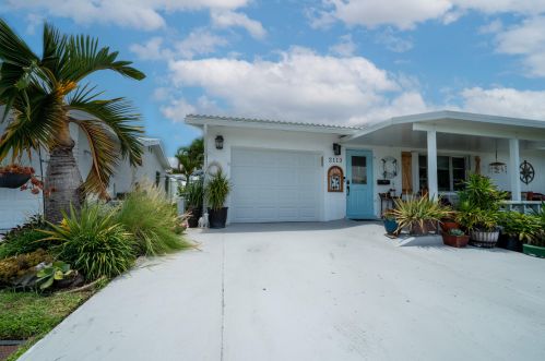 2113 22nd St, Boynton Beach, FL 33426-7155