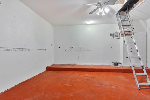 7090 5th Ave, Hialeah FL  33014-4952 exterior