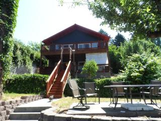 4831 Thompson Ln, Olympia, WA 98513-9284