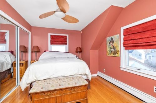 24 Grattan St, New Hyde Park, NY 11040-2410