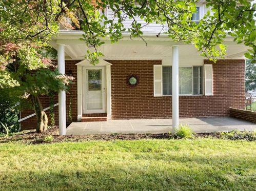 217 Kenney Dr, Sewickley, PA 15143-8716
