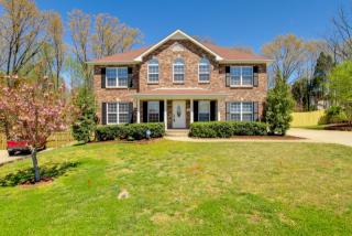 704 Forrest Cove Ct, Clarksville, TN 37040-5779