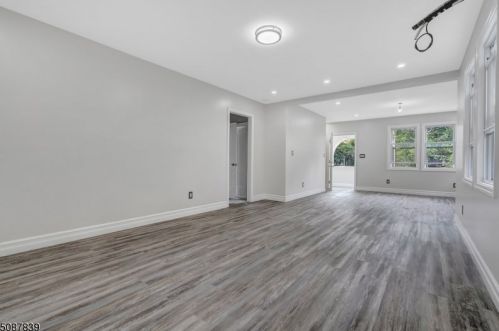 16 Dayton Cres, Bernardsville NJ  07924-2704 exterior