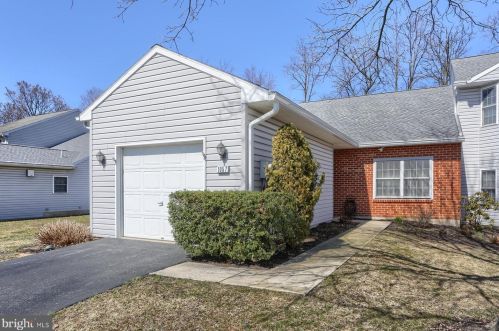 1057 Pond Ridge Dr, Harrisburg, PA 17111-4688