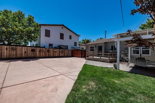 956 J St, Los Banos CA  93635-4321 exterior