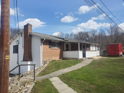 381 Elbow Run Rd, Ford City, PA 16226-6615