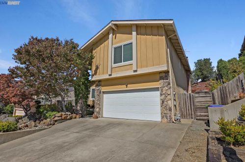 25556 Camino Vis, Hayward, CA 94541-5646