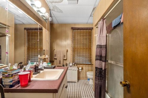 28 Rochambeau Ave, Providence RI 02906-1908 exterior