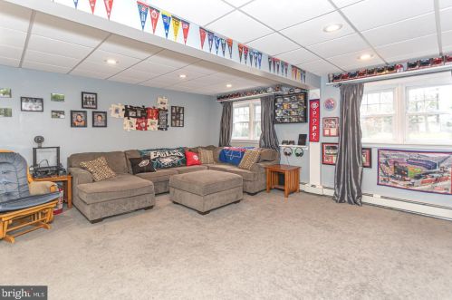 123 Maple Ave, Willow Grove PA  19090-2902 exterior