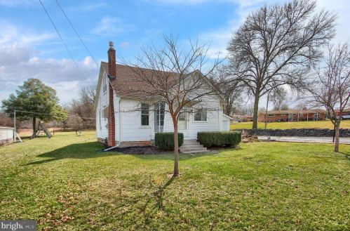 515 Spring Garden St, Carlisle PA  17013-2559 exterior