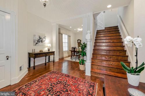 1506 30th St, Washington, DC 20007-3001