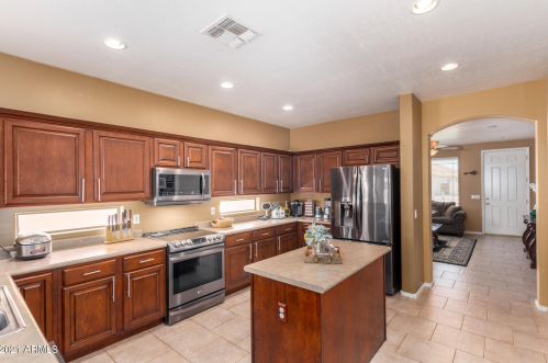 2546 Sunnyvale Ave, Gilbert AZ  85295-2066 exterior