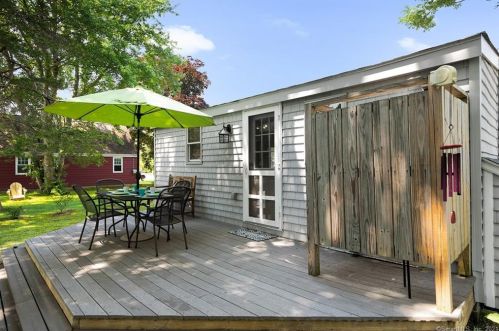 2 Noyes Rd, Lyme CT  06371-1636 exterior