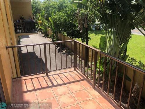 5100 41st St, Hollywood FL  33023-6948 exterior