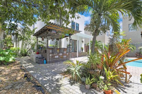 620 31st St, West Palm Beach, FL 33407-5130