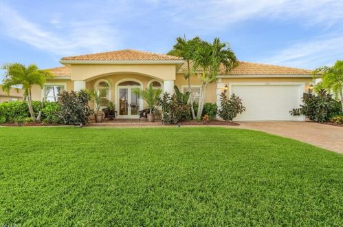 1121 1 Ter, Cape Coral FL  33991-1591 exterior