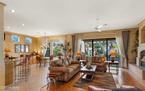 8905 Silver Moon Way, Tucson, AZ 85743-1136