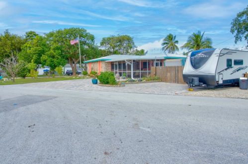 222 2nd Rd, Key Largo, FL 33037-4832