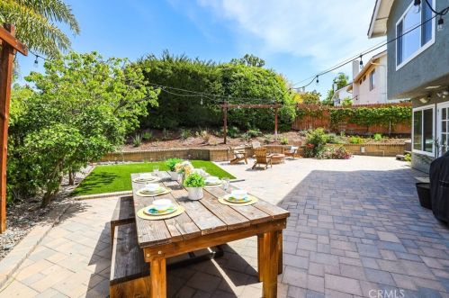 22112 Comanche Rd, El Toro CA  92630-3510 exterior