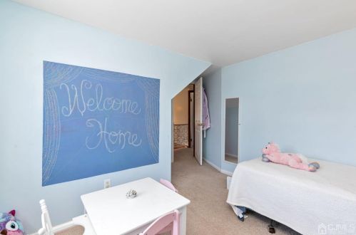 180 Grenville St, Woodbridge NJ  07095-1834 exterior